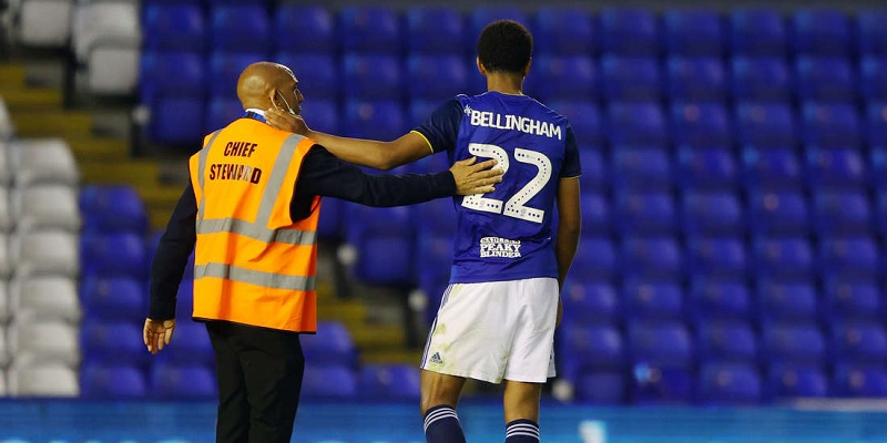 Birmingham City treo vĩnh viễn số áo 22 để tri ân thần đồng 17 tuổi