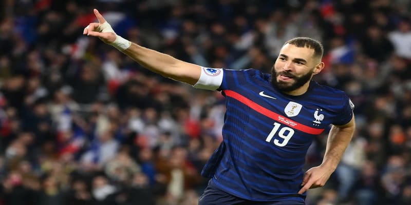 Dù thi đấu ấn tượng nhưng Benzema lại không có duyên với danh hiệu ở ĐTQG