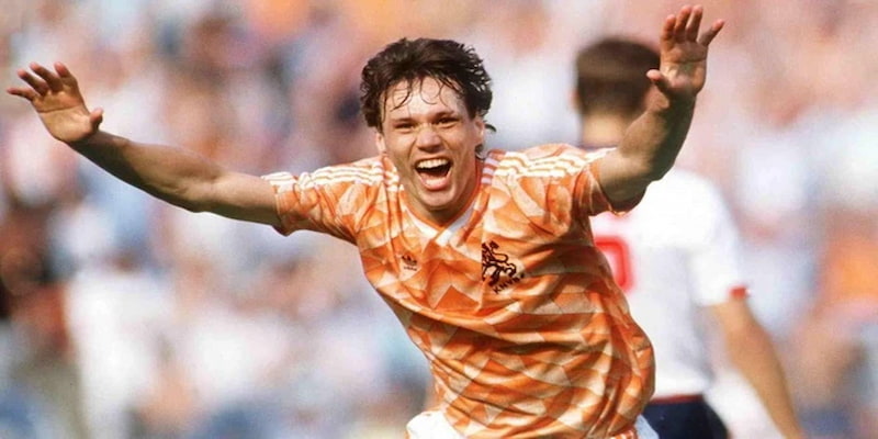 Marco van Basten là huyền thoại bóng đá của đội tuyển Hà Lan