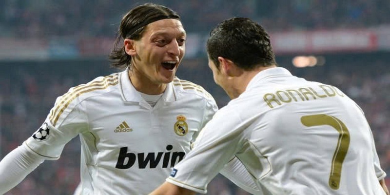 Cặp đôi Ozil - Ronaldo từng làm điên đảo trời Âu