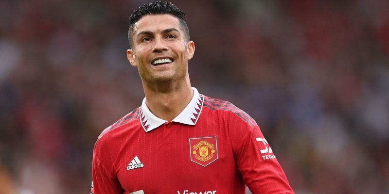 Cầu thủ bóng đá đẹp trai nhất thế giới gọi tên Ronaldo